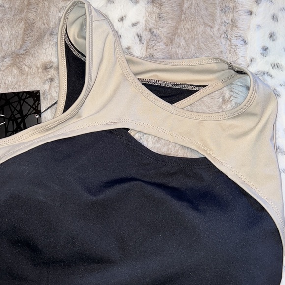 NWT Spyder sports bra size large - Picture 2 of 6